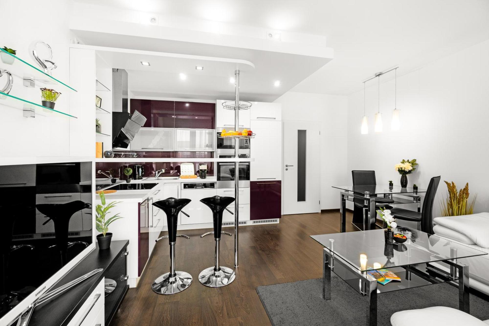 Bnb New Beautiful Apartment In The Center Of Ostrava With Option Garage Parking エクステリア 写真