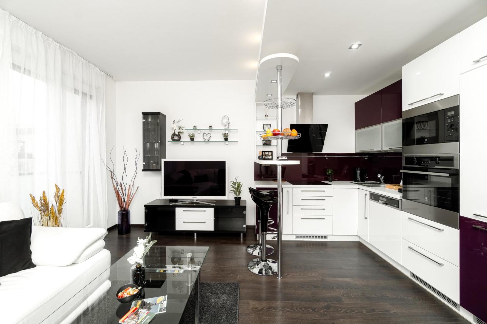 Bnb New Beautiful Apartment In The Center Of Ostrava With Option Garage Parking エクステリア 写真