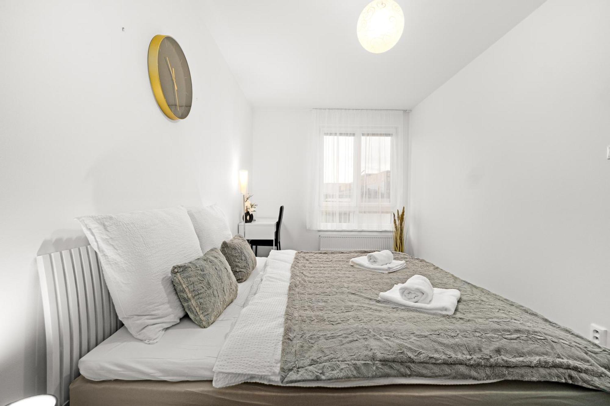 Bnb New Beautiful Apartment In The Center Of Ostrava With Option Garage Parking エクステリア 写真