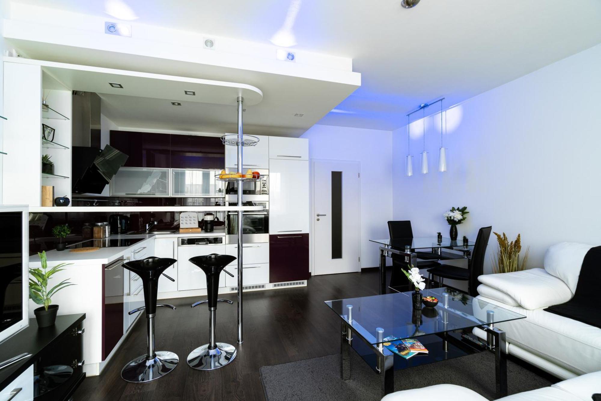 Bnb New Beautiful Apartment In The Center Of Ostrava With Option Garage Parking エクステリア 写真
