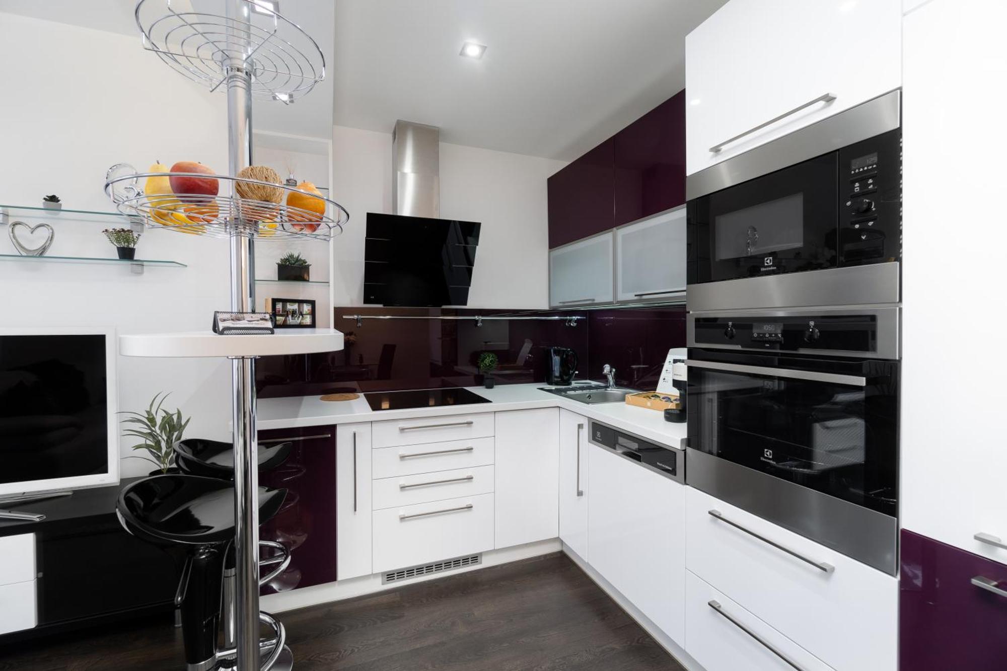 Bnb New Beautiful Apartment In The Center Of Ostrava With Option Garage Parking エクステリア 写真