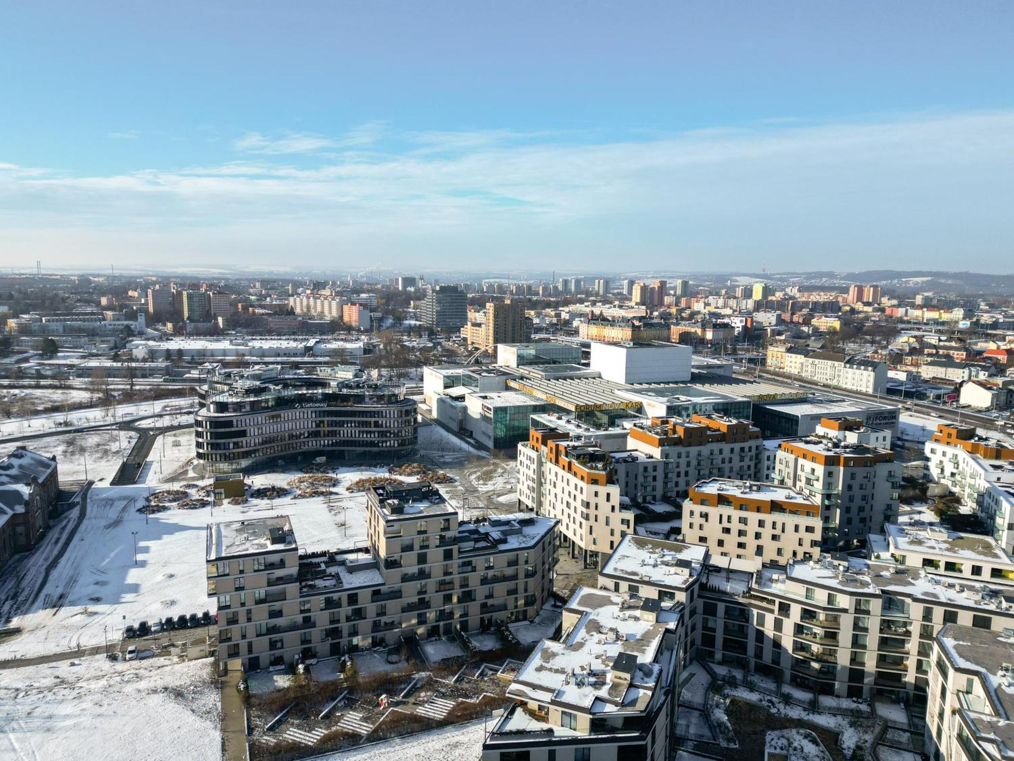 Bnb New Beautiful Apartment In The Center Of Ostrava With Option Garage Parking エクステリア 写真