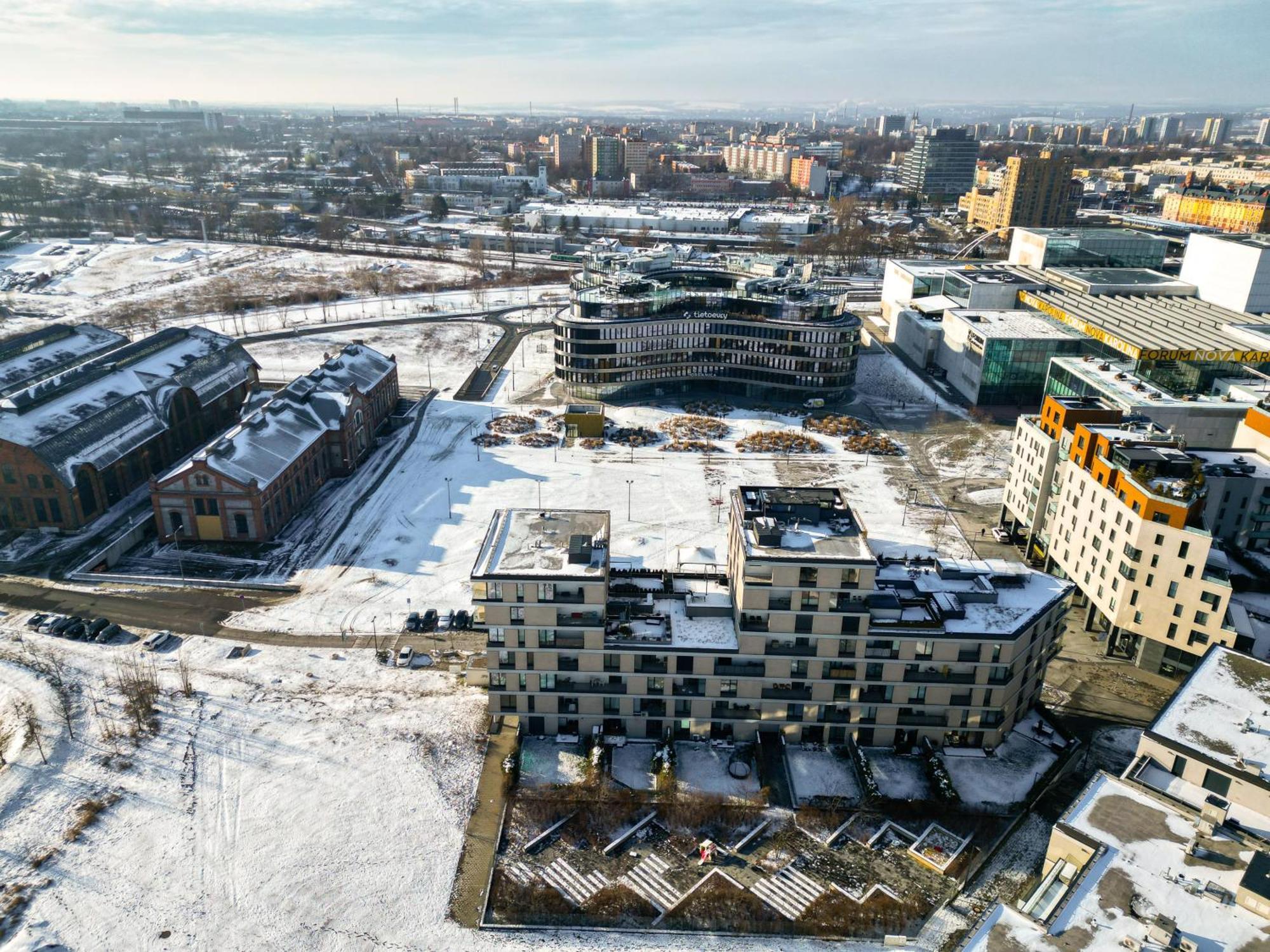 Bnb New Beautiful Apartment In The Center Of Ostrava With Option Garage Parking エクステリア 写真