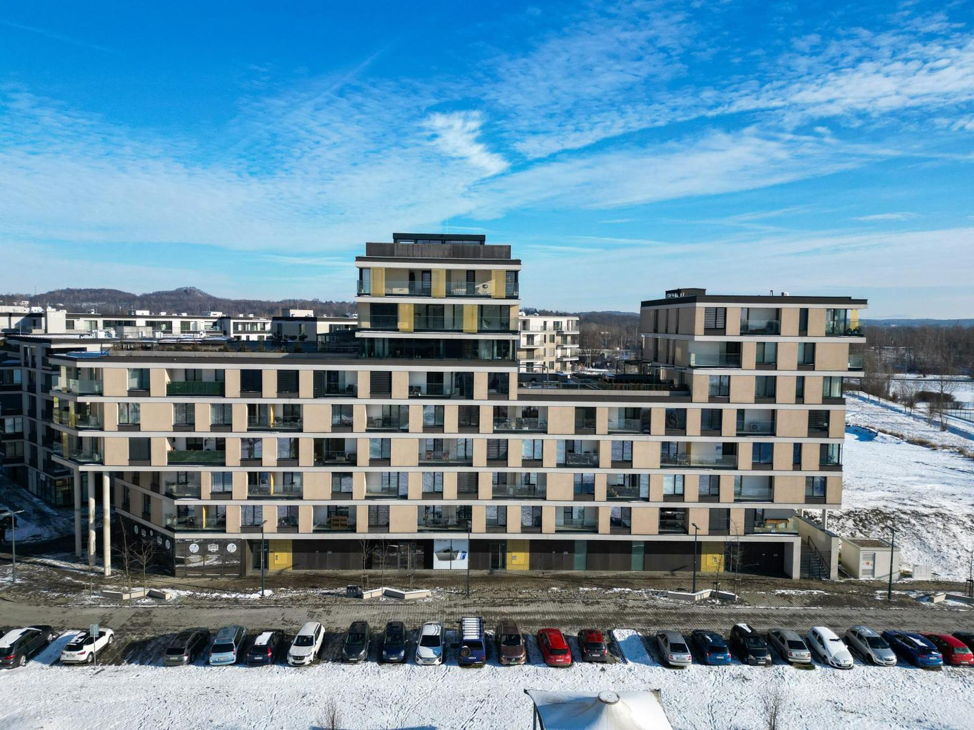Bnb New Beautiful Apartment In The Center Of Ostrava With Option Garage Parking エクステリア 写真