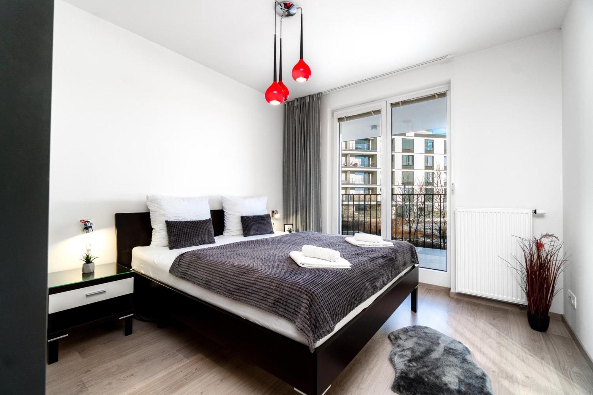 Bnb New Beautiful Apartment In The Center Of Ostrava With Option Garage Parking エクステリア 写真